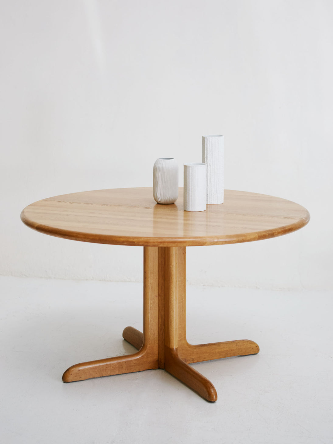 Dinning table by Niels Otto Møller